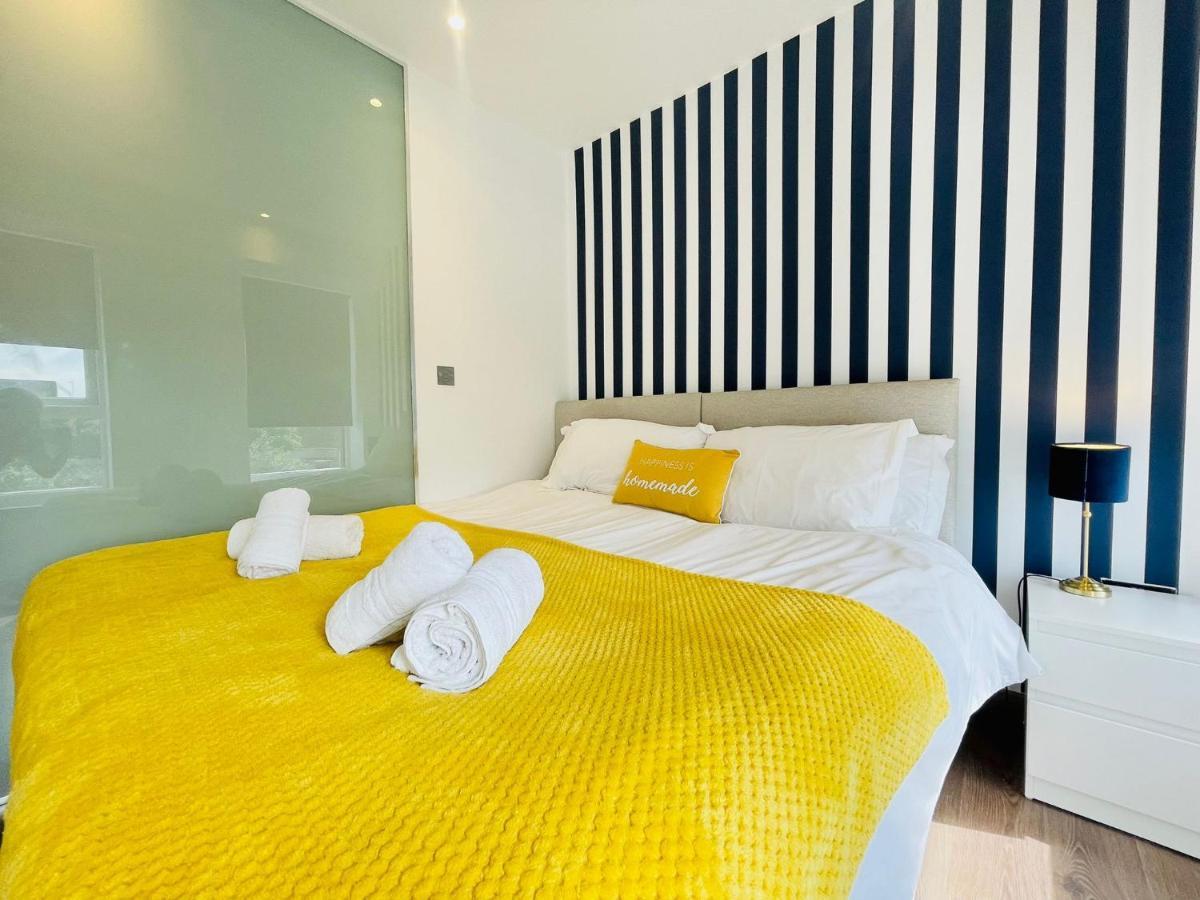 Park Street Apartment Luton By Hostaguest Екстериор снимка