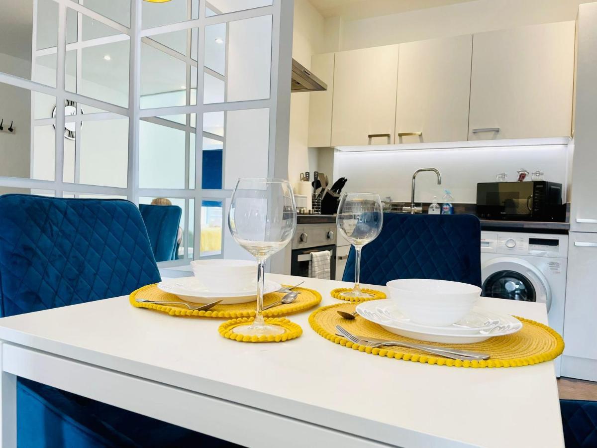 Park Street Apartment Luton By Hostaguest Екстериор снимка