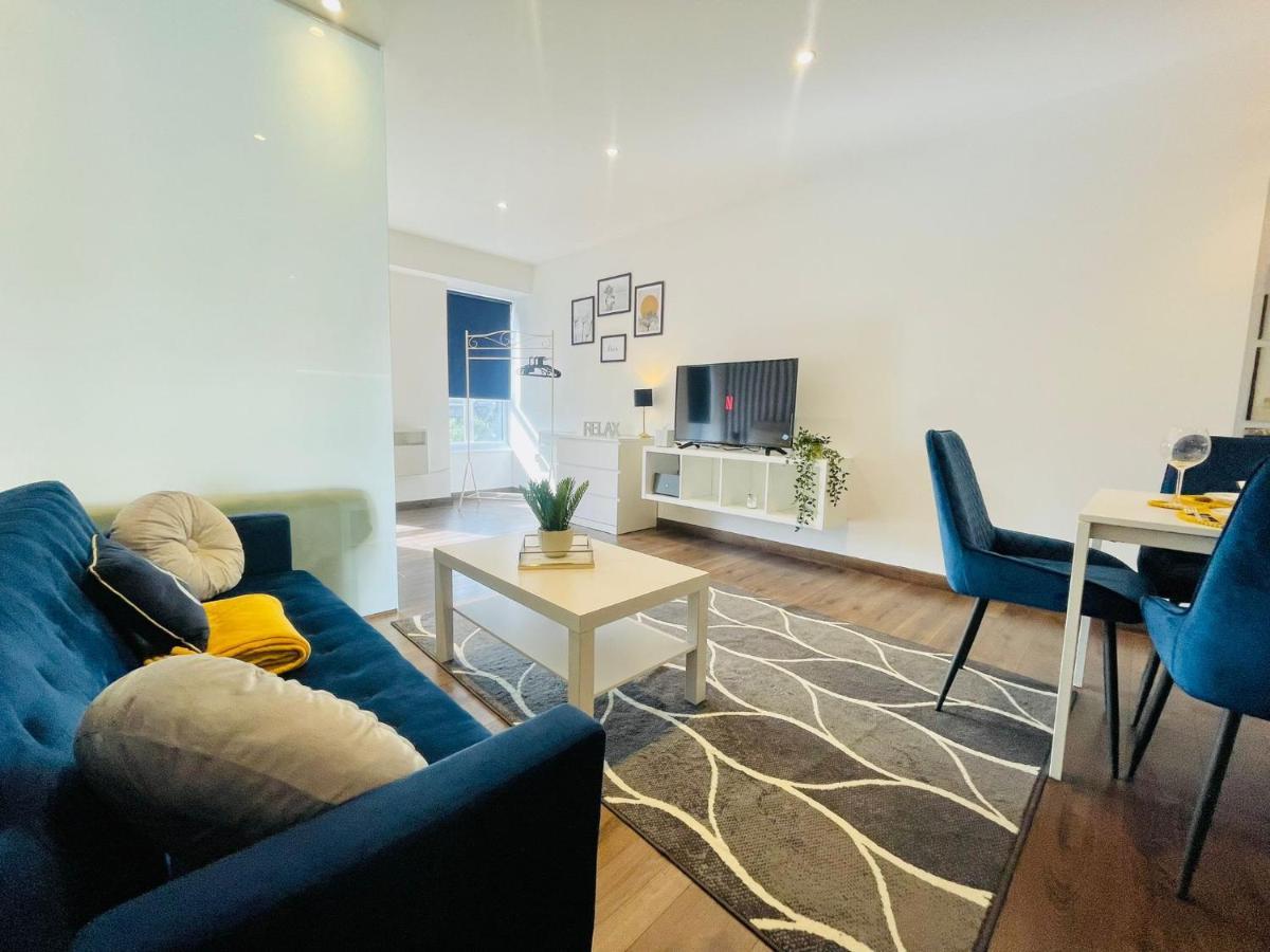 Park Street Apartment Luton By Hostaguest Екстериор снимка