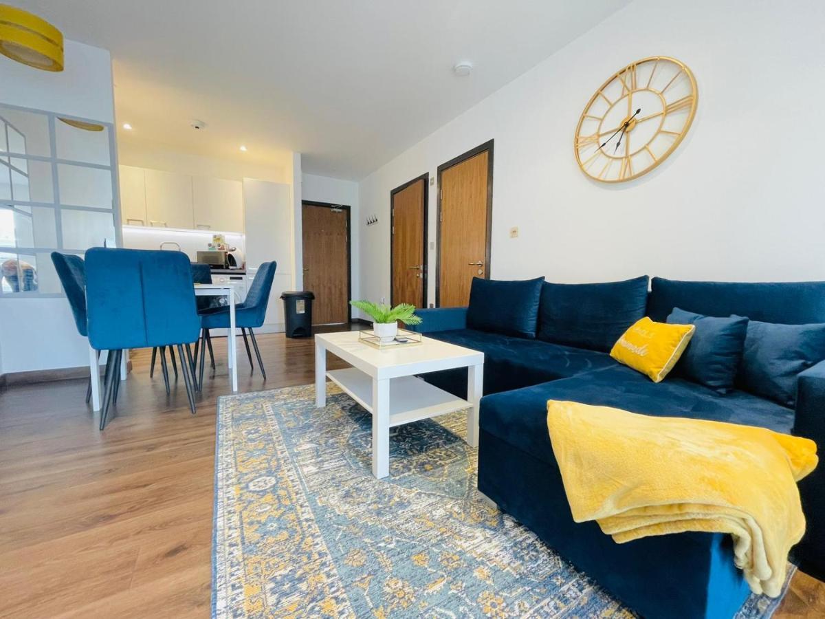 Park Street Apartment Luton By Hostaguest Екстериор снимка