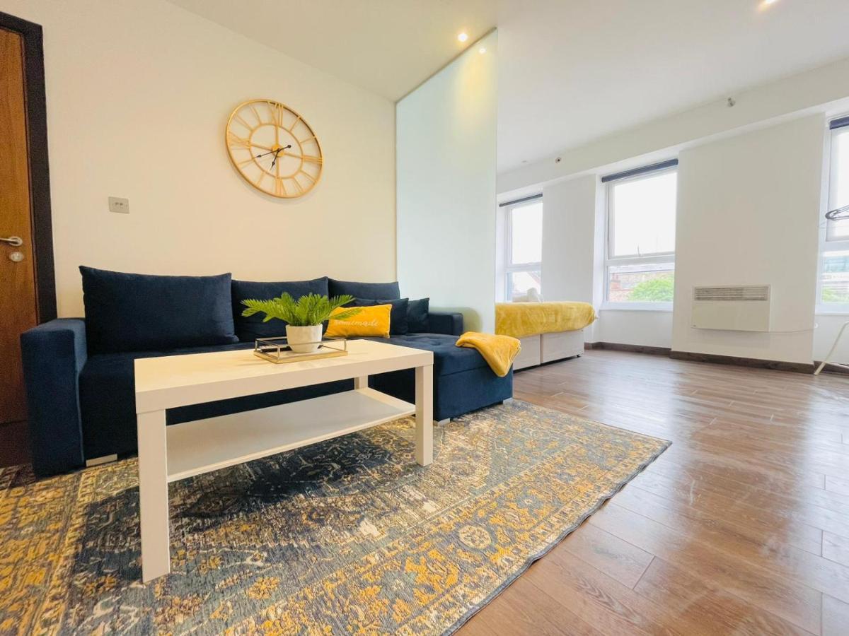 Park Street Apartment Luton By Hostaguest Екстериор снимка