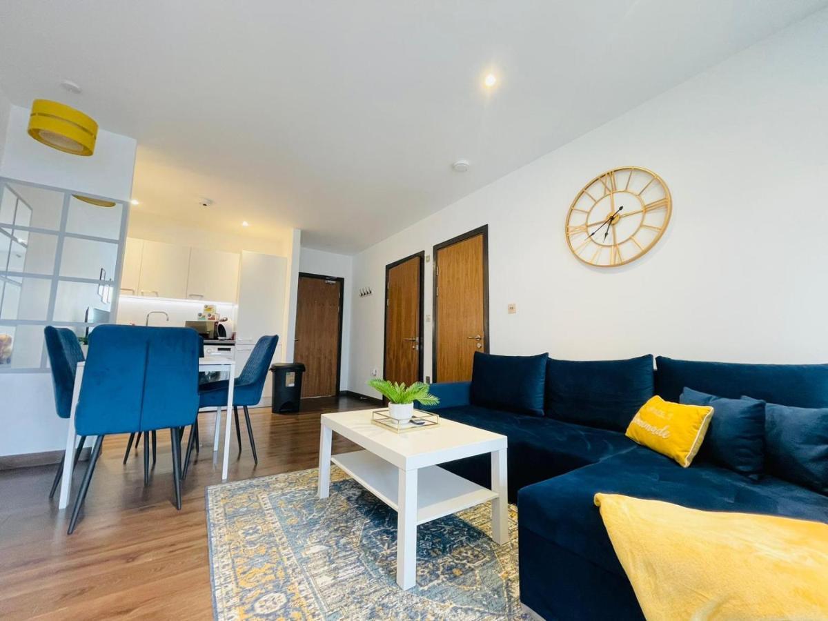 Park Street Apartment Luton By Hostaguest Екстериор снимка